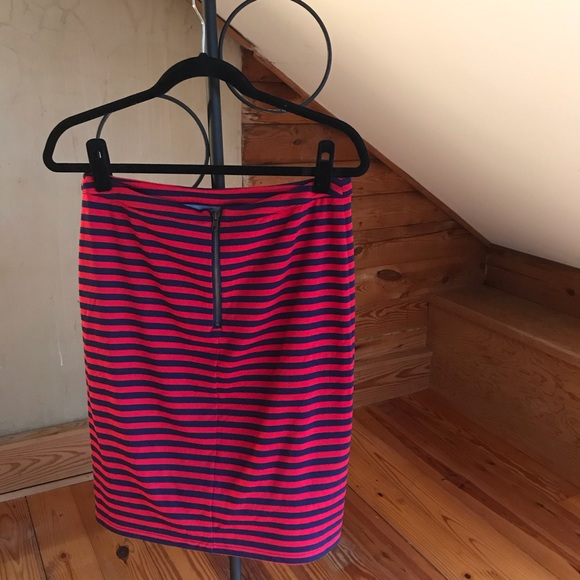 Tinley Road Red and Navy Striped Skirt, EUC, M - Picture 3 of 11